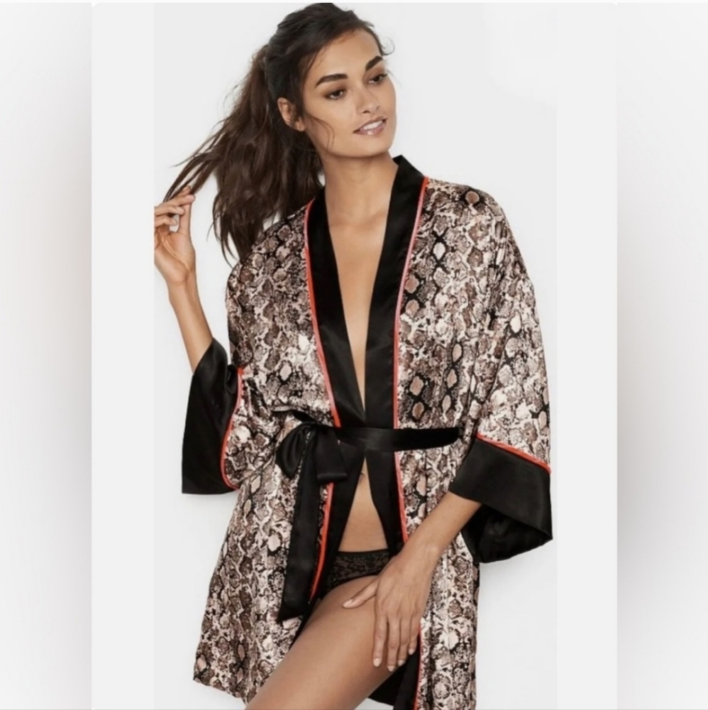 Victoria's Secret Limited EditionReversible Snake Satin Robe SizeXS-S NWT